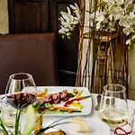 贝维拉卡雷莱斯城堡酒店 4* Bevilacqua