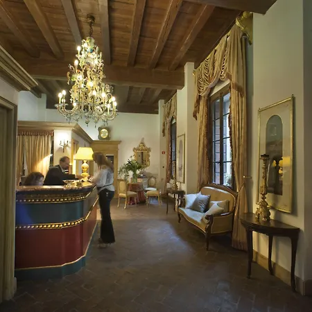 Relais Castello Szálloda 4*