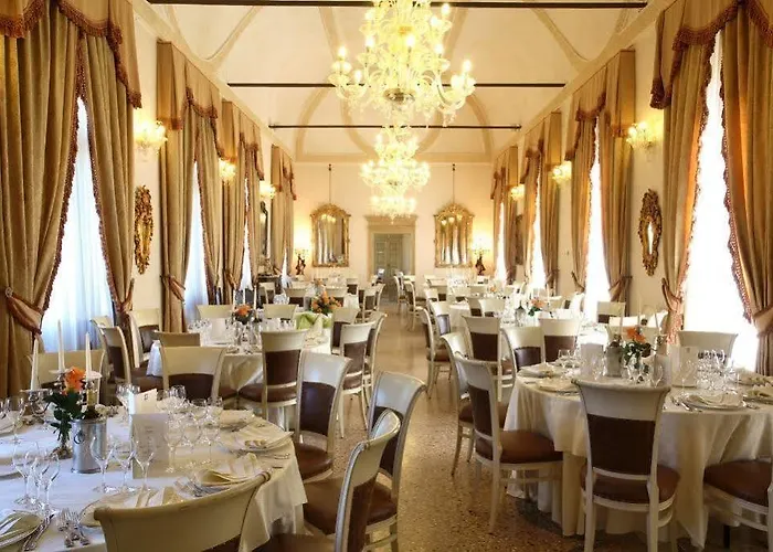 Отель Relais Castello 4*