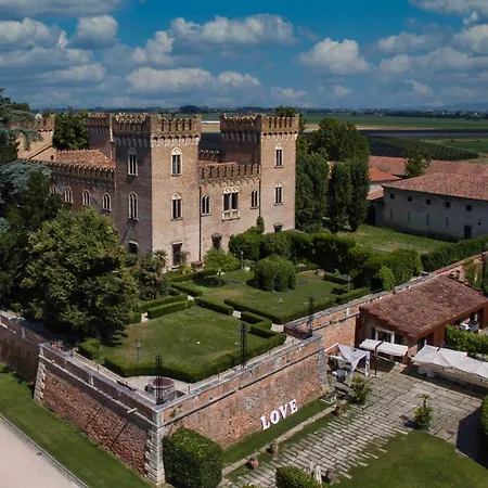 Отель Relais Castello Бевилаккуа