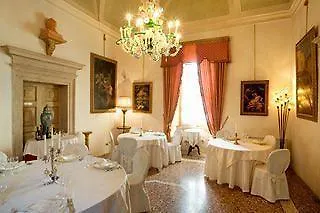 Relais Castello מלון 4*